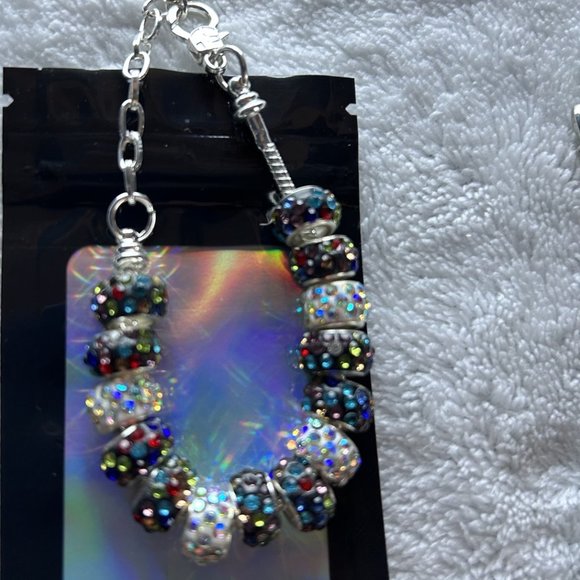 Handcrafted Rhinestone Bead bracelet - Picture 3 of 5